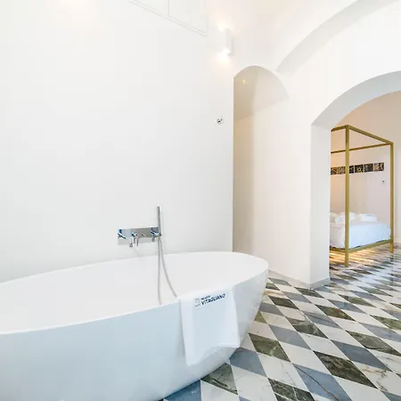 Affittacamere Palazzo Vitagliano 4*
