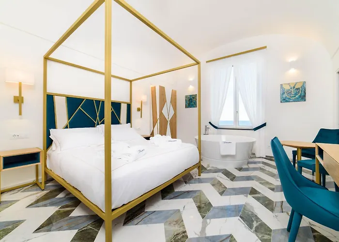 ゲストハウス Palazzo Vitagliano 4*