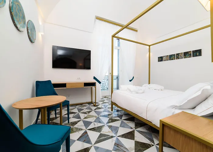 Palazzo Vitagliano 4*
